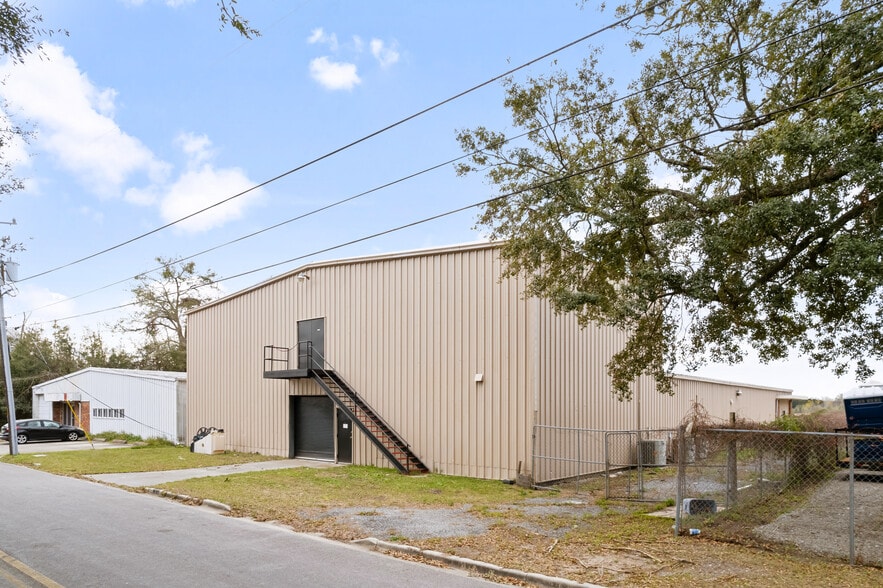More Photos Of 616 Bay St, Brunswick Industrial For Sale