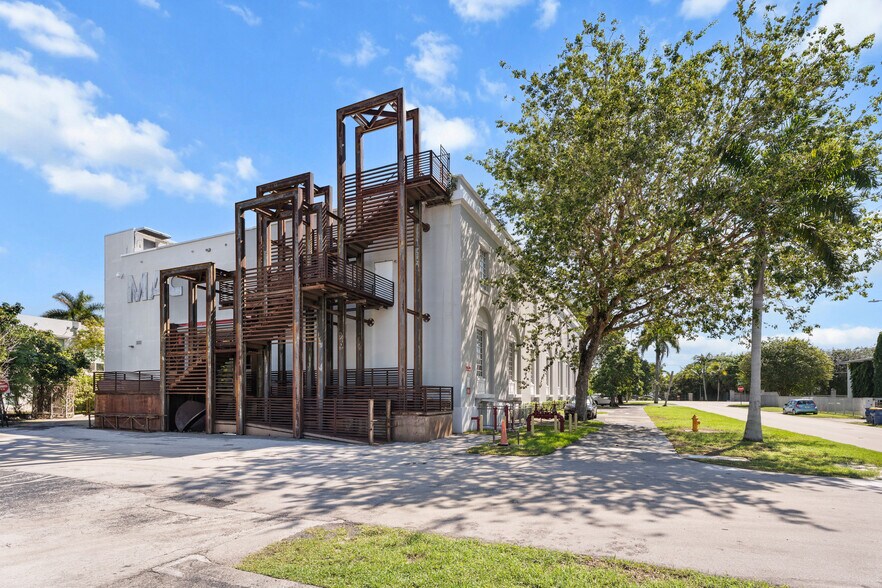 More Photos Of 5960 SW 57th Ave, Miami Office For Sale