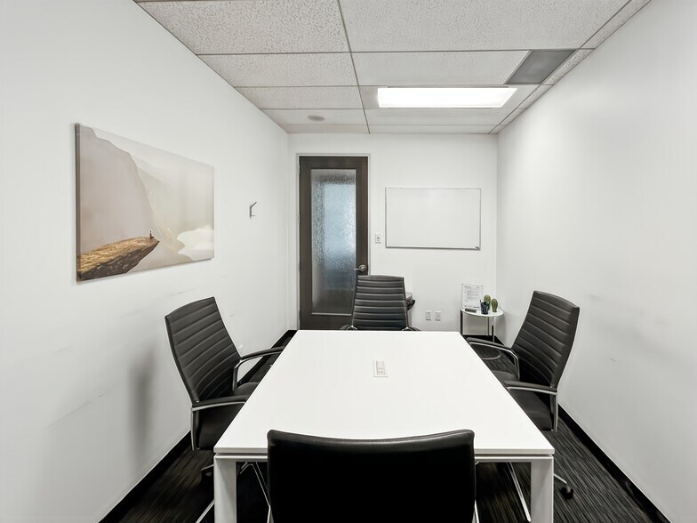 More Photos Of 2000 Av McGill College, Montréal Coworking Space