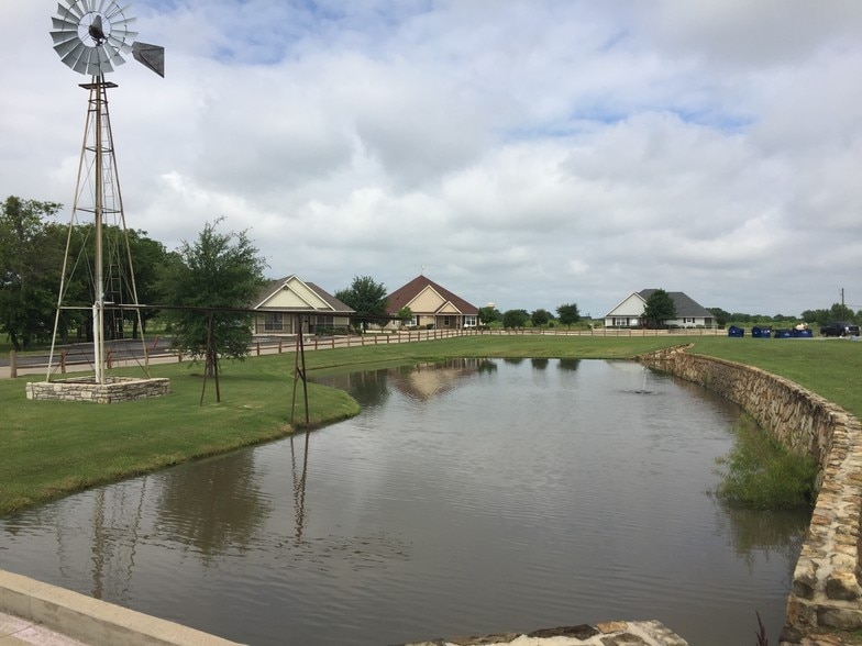 More Photos Of 1310 Weatherford Hwy, Granbury Light Distribution For Lease