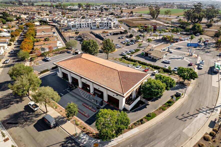More Photos Of 310 S Wells Rd, Ventura Bank For Lease