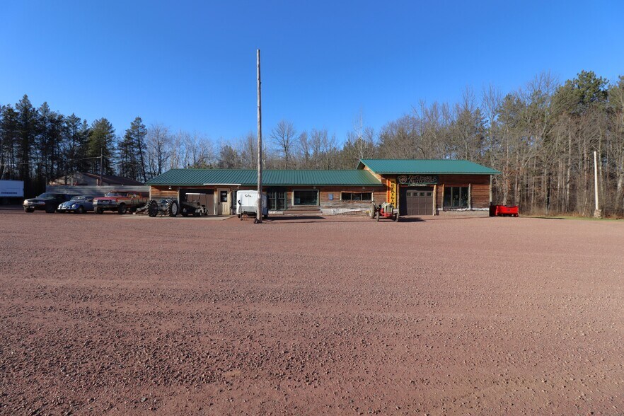 More Photos Of 809 Thomas St, Mellen Auto Dealership For Sale