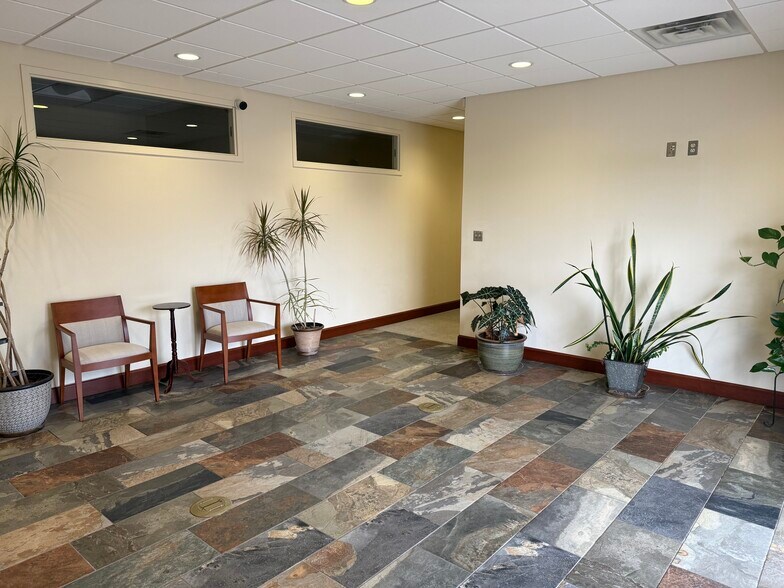 More Photos Of 3006 Mount Vernon Rd, Hurricane Office Residential For Sale