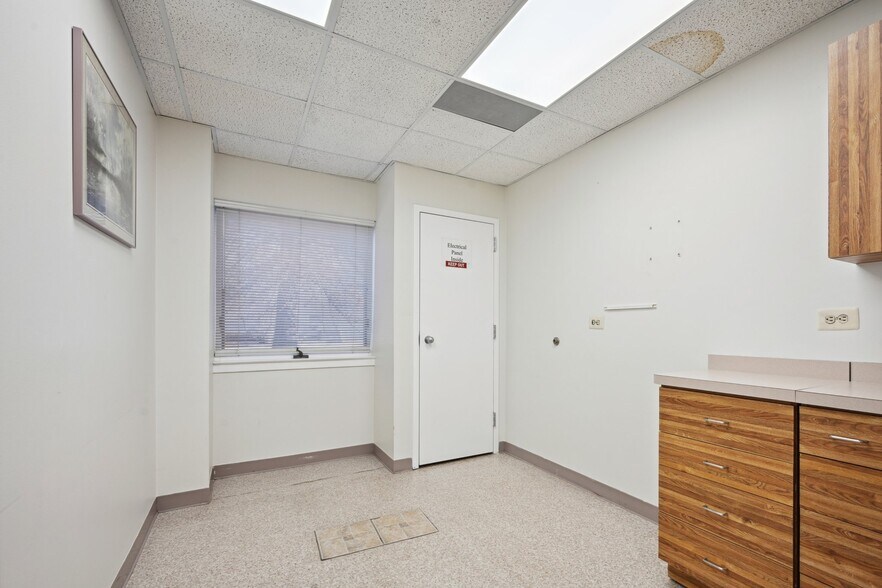 More Photos Of 2117-2123 Klockner Rd, Trenton Medical For Sale