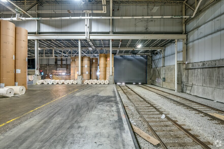 More Photos Of 4101 W Burnham St, West Milwaukee Manufacturing For Sale