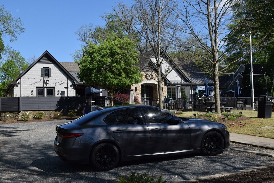 More Photos Of 1105 Canton St, Roswell Restaurant For Sale