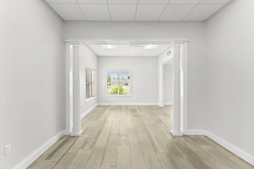 More Photos Of 5907 Sr-22, Panama City Funeral Home For Lease