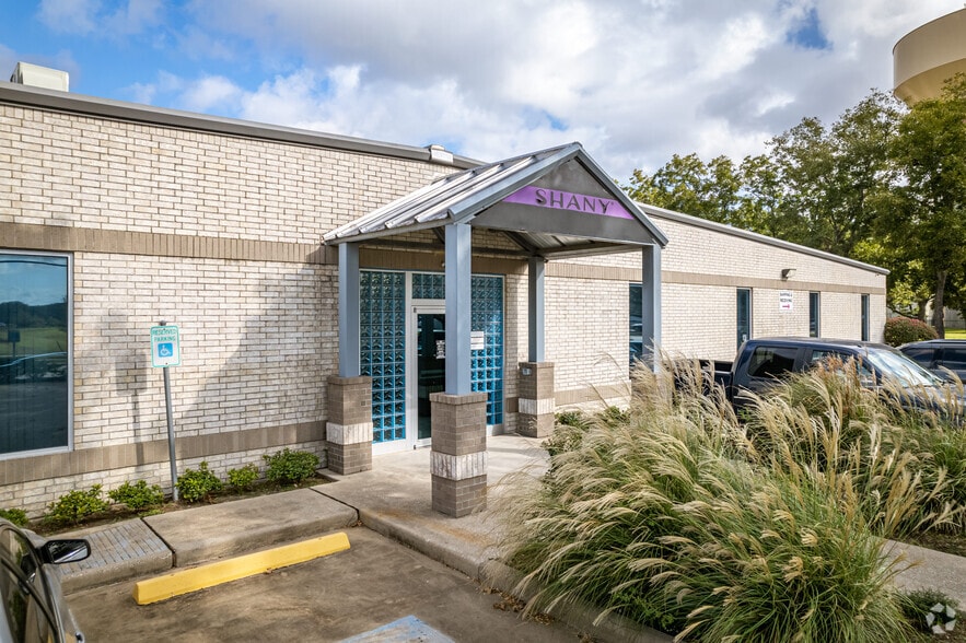 More Photos Of 10302 Mula Rd, Stafford Warehouse For Sale