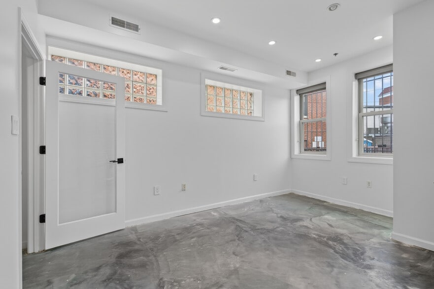 More Photos Of 1810 Florida Ave NW, Washington Storefront Retail Residential For Lease