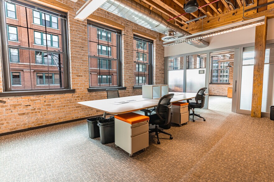 More Photos Of 440 W Ontario St, Chicago Loft Creative Space For Sale