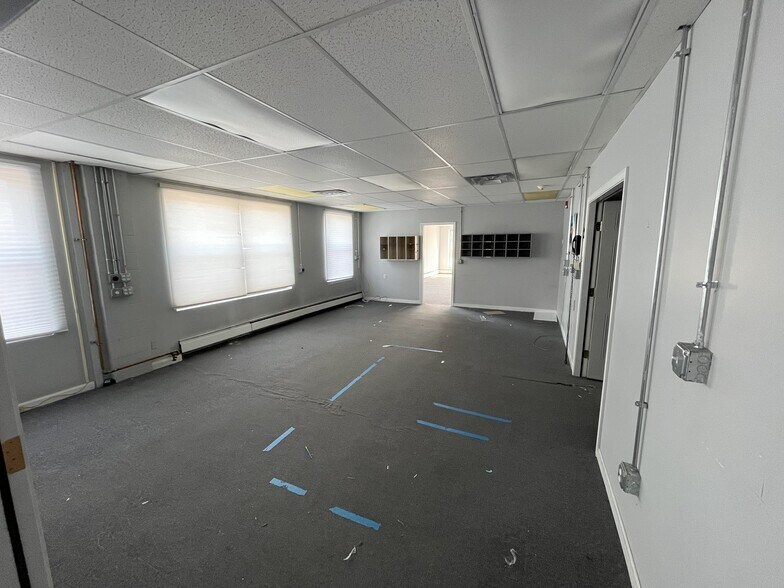 More Photos Of 317 Union St, Franklin Freestanding For Lease