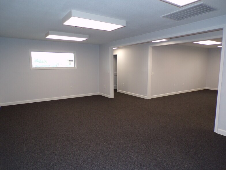 More Photos Of 2001-2005 Us Hwy 98, Lakeland Office For Lease