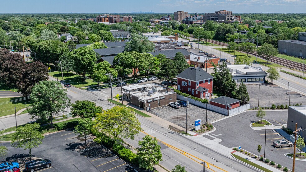 More Photos Of 605-615 W Euclid Ave, Arlington Heights Medical For Lease