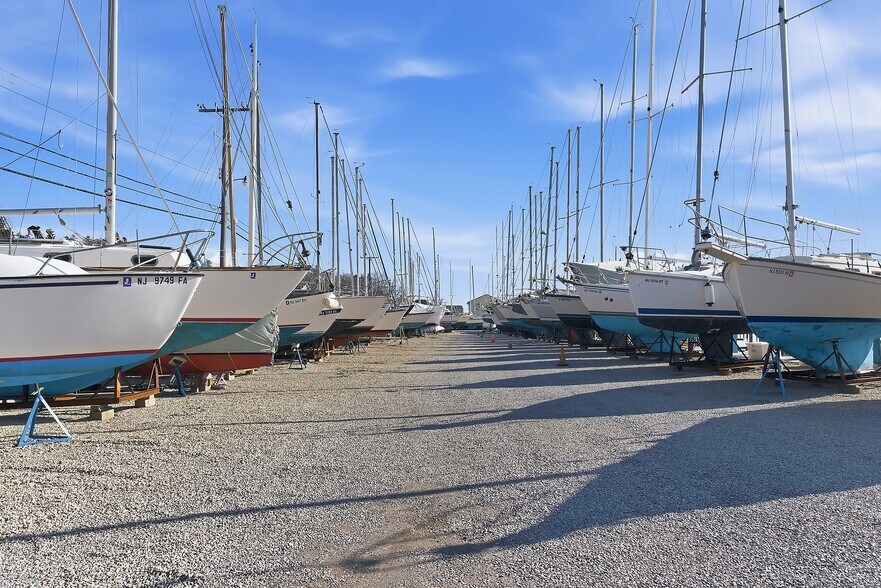 More Photos Of 100 Harbor Inn Rd, Bayville Shipyard For Sale