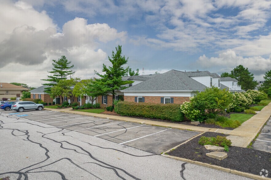 Primary Photo Of 4645 Richmond Rd, Warrensville Heights Office For Sale