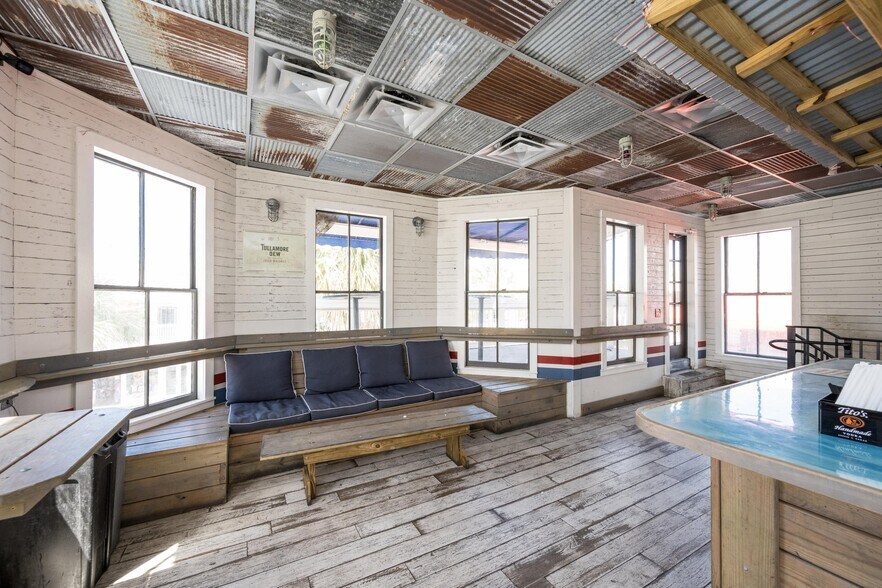 More Photos Of 221 Duval St, Key West Restaurant For Lease