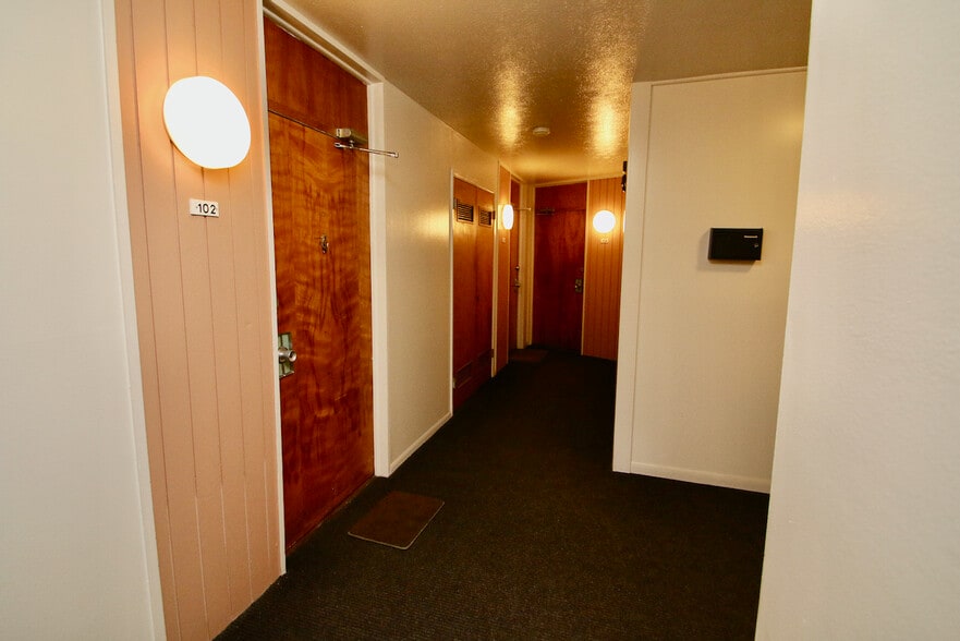 More Photos Of 18051 Lake Shore Blvd, Cleveland Apartments For Sale