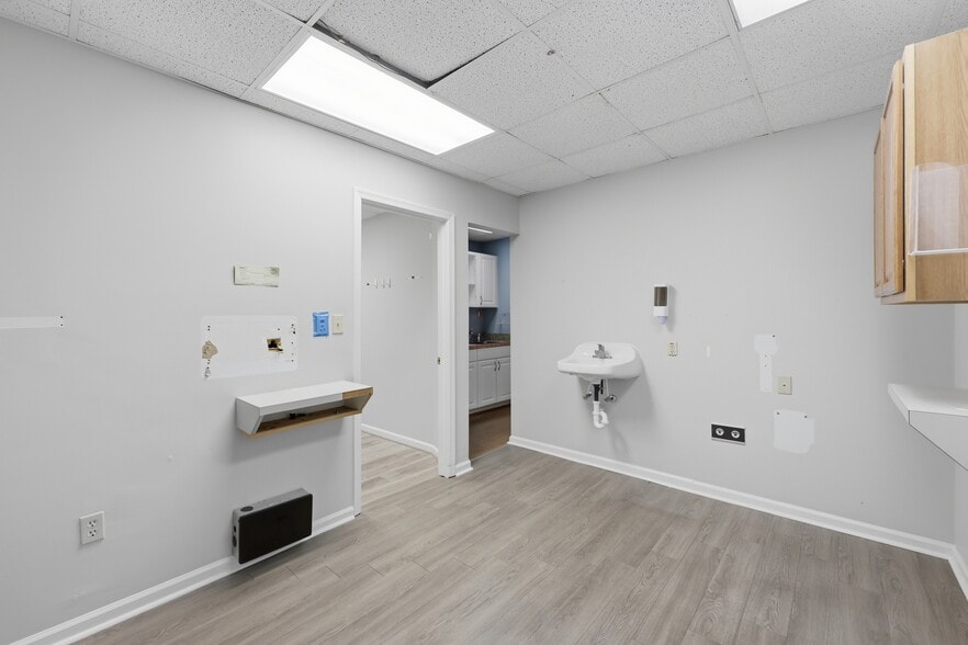 More Photos Of 2303 Pruden Blvd, Suffolk Healthcare For Sale