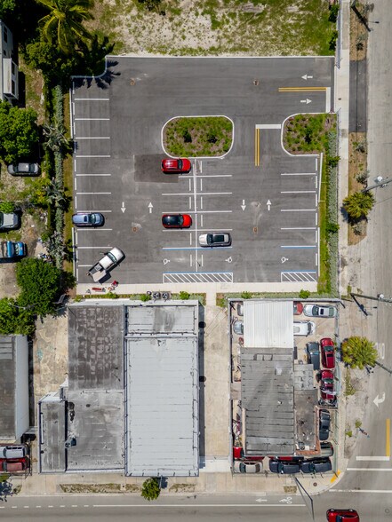 More Photos Of 10822-10824 NW 7th Ave, Miami Freestanding For Lease