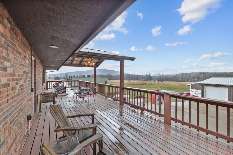 More Photos Of 714 N Saint Mary St, Pilot Knob Freestanding For Sale