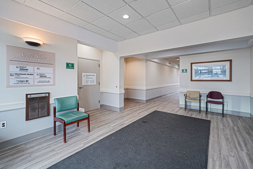 More Photos Of 180 E Main St, Bay Shore Medical For Sale