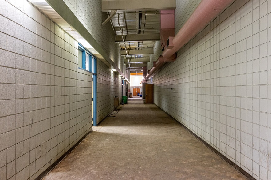 More Photos Of 1000 California Ave, Pittsburgh Warehouse For Lease