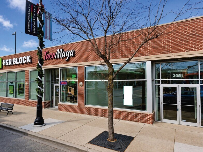 Primary Photo Of 3949-3959 N Broadway St, Chicago Storefront For Lease
