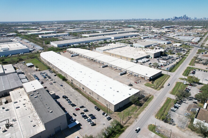 More Photos Of 8790 Wallisville Rd, Houston Warehouse For Lease