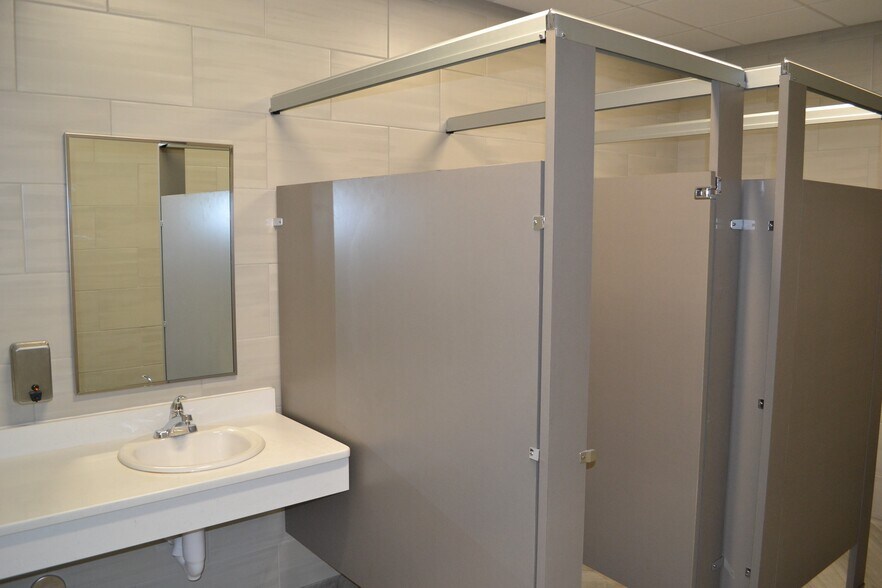 More Photos Of 649 Cedar Rd, Chesapeake Office For Lease