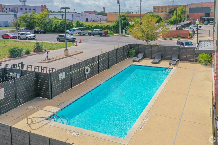 More Photos Of 600 Franklin Ave, Waco Multifamily For Sale