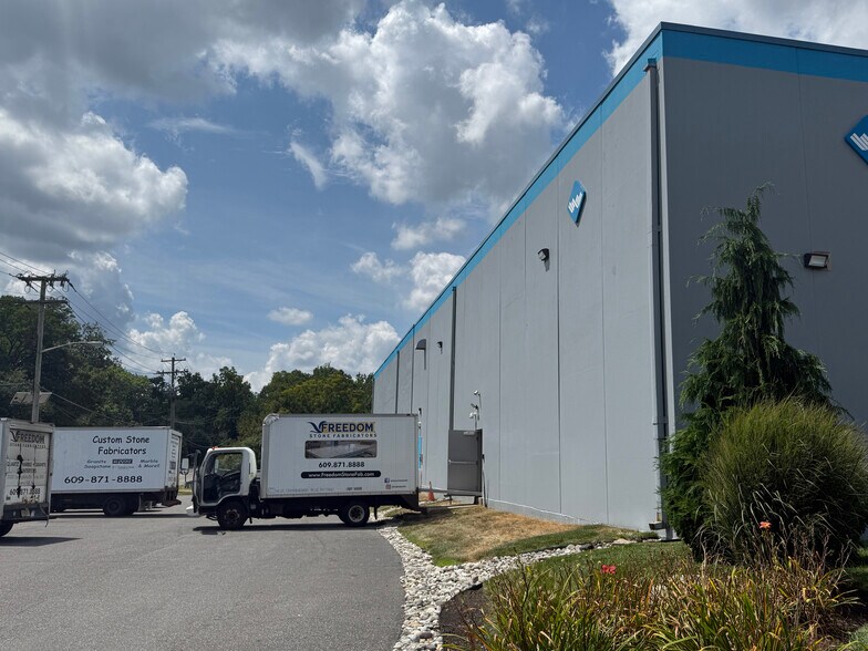 More Photos Of 65 Old Kings Hwy, Maple Shade Township Warehouse For Lease