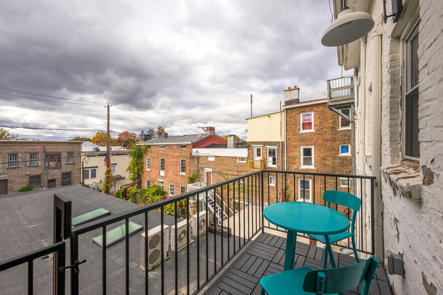 More Photos Of 705 Warren St, Hudson Storefront Retail Residential For Sale