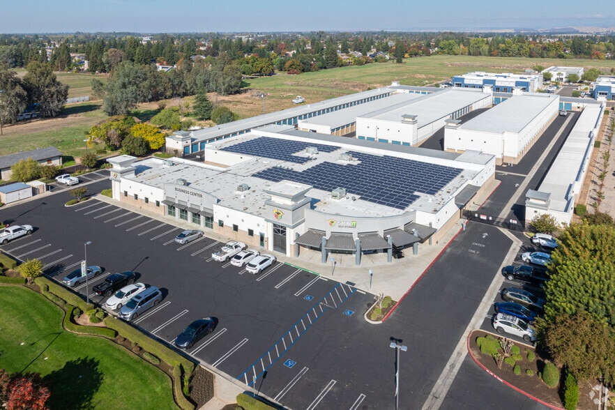 More Photos Of 2491 Alluvial Ave, Clovis Self Storage For Lease