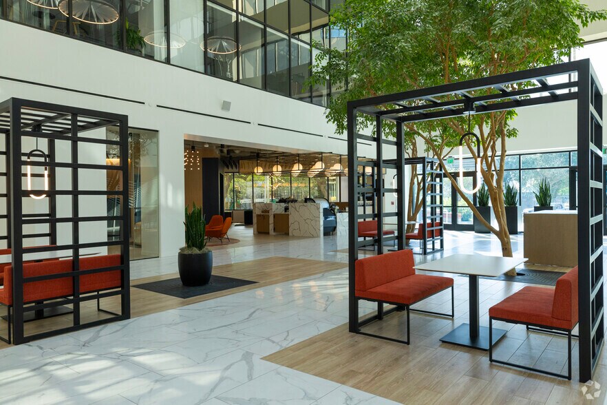 More Photos Of 100 2nd Ave S, Saint Petersburg Office For Lease