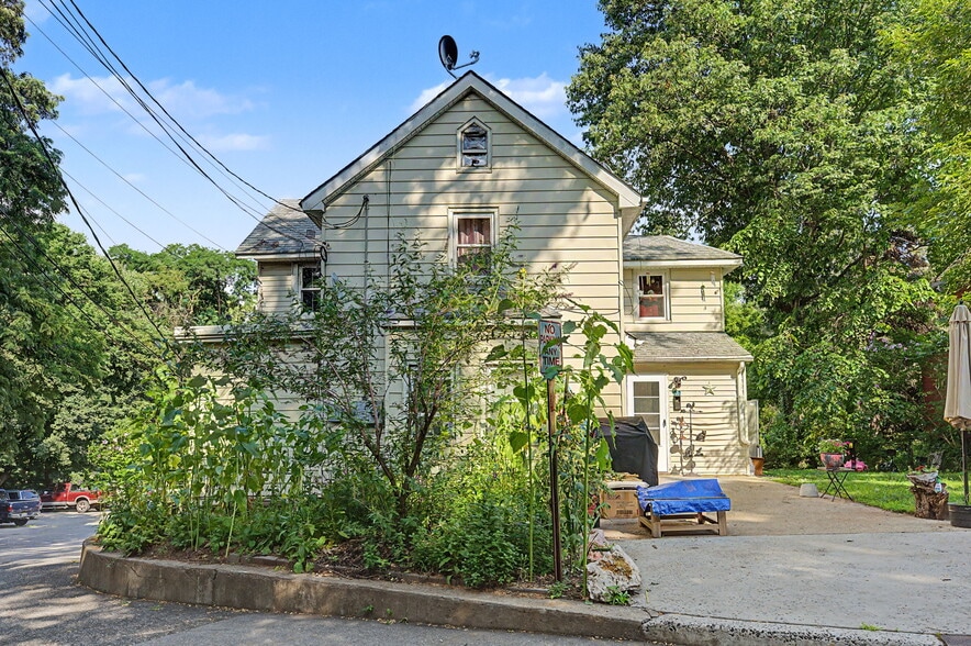 More Photos Of 23 Malcolm St, Morristown Industrial For Sale