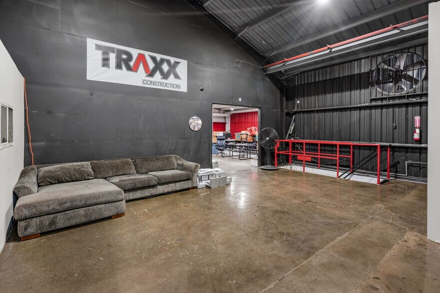 More Photos Of 2637 Saint Louis Ave, Signal Hill Warehouse For Sale