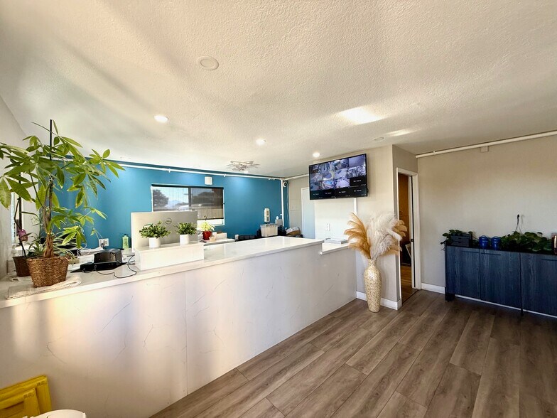 More Photos Of 430 W Palmdale Blvd, Palmdale Hotel For Sale