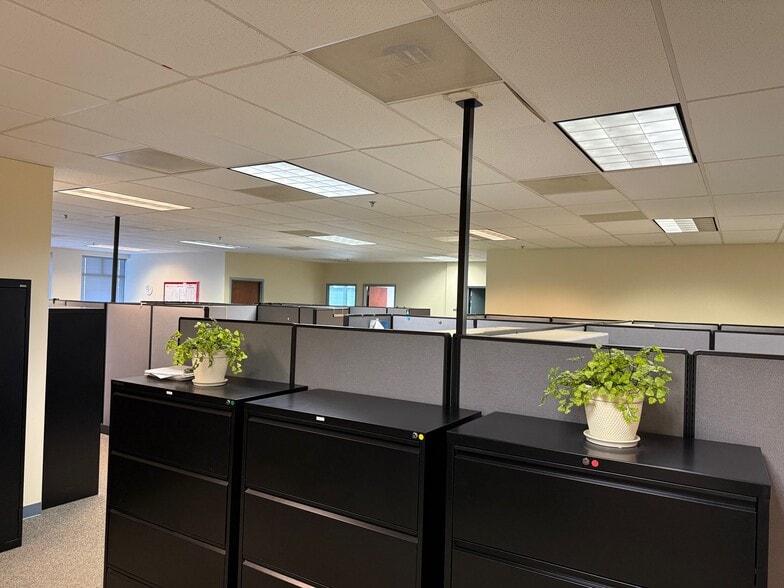 More Photos Of 45195 Research Pl, Ashburn Office For Sale