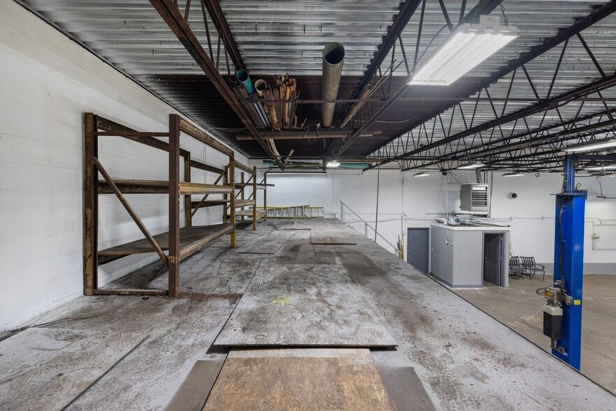 More Photos Of 30 Starr St, Johnston Warehouse For Lease