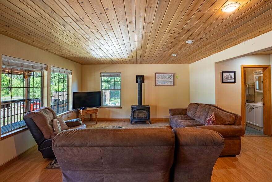 More Photos Of 1454 Old Hwy 97, Malott Restaurant For Sale