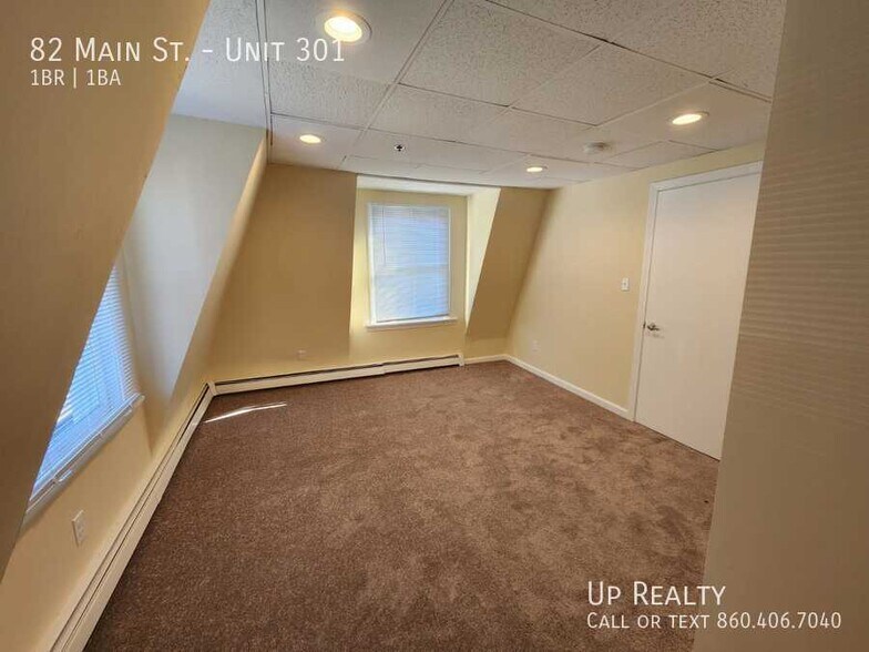 More Photos Of 82 Main St, East Hampton Apartments For Lease