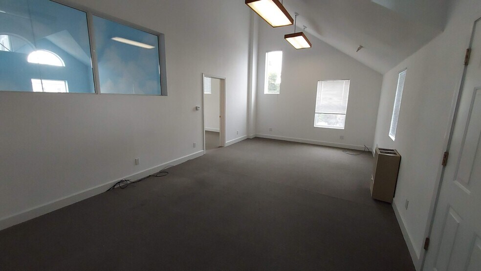 More Photos Of 300-302 Main St, Half Moon Bay Office For Lease