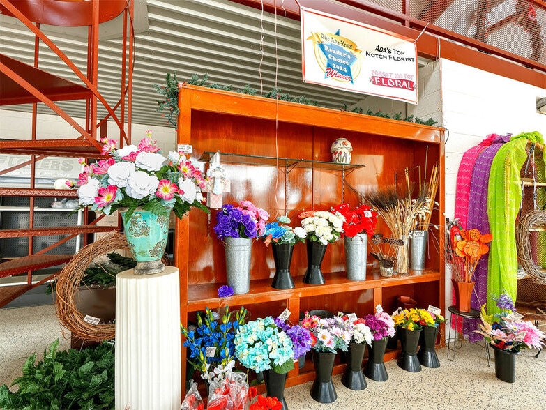 More Photos Of 530 N Mississippi Ave, Ada Freestanding For Sale