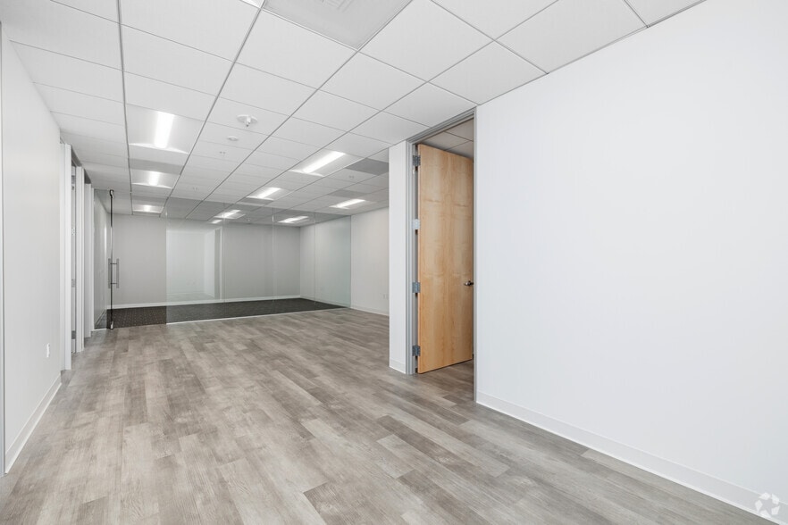 More Photos Of 401 Wilshire Blvd, Santa Monica Office For Lease
