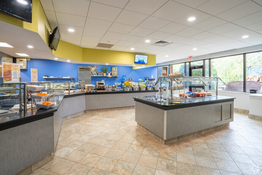 More Photos Of 307 Waverley Oaks Rd, Waltham Office For Lease