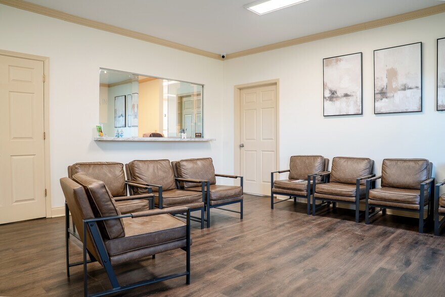 More Photos Of 221 Gay St, Batesville Medical For Sale