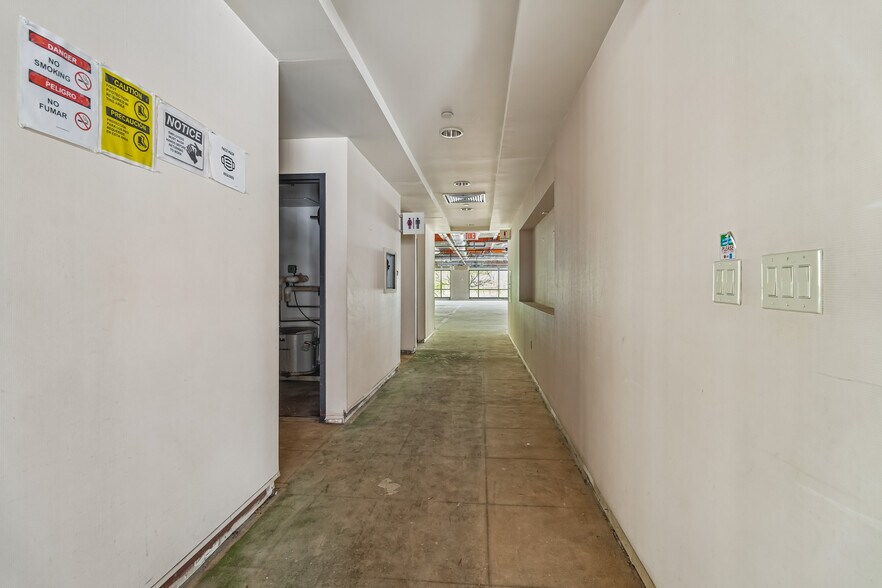 More Photos Of 1000 Sylvan Ave, Englewood Cliffs Office For Sale