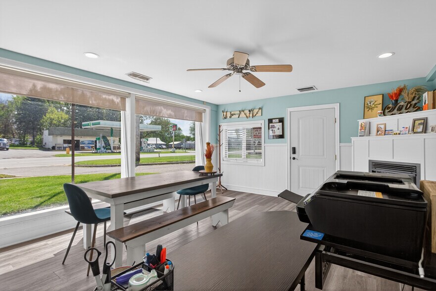 More Photos Of 124 S Brooklyn Rd, Napoleon Freestanding For Sale