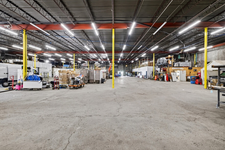 More Photos Of 210 W Terminal Rd, Liverpool Distribution For Lease