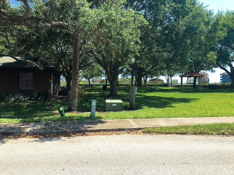 More Photos Of 2210 S Front St, Melbourne Office For Lease